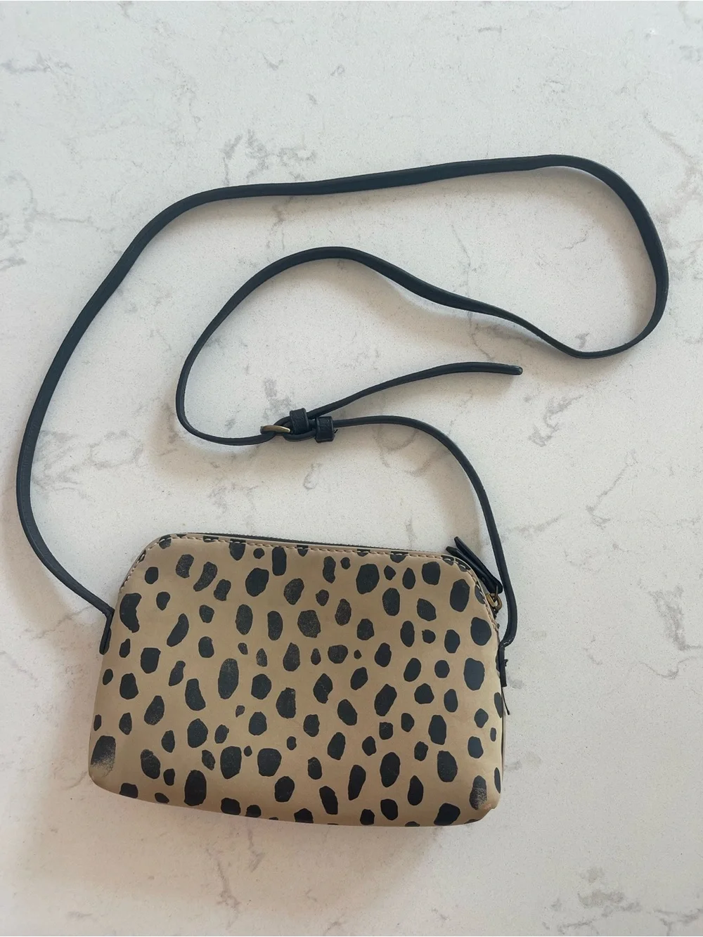 Universal Thread Animal Print Crossbody Bag Tan Black Small Zip Purse